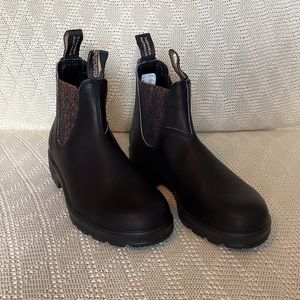 BLUNDSTONE BL 1924 Original 500 Chelsea Boots